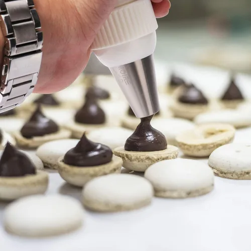 Vista 3 de Kasmoire Juego de 9 puntas redondas y 8 puntas de glaseado grandes para decoración de pasteles