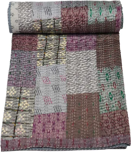 Vista 17 de Marubhumi Colcha india hecha a mano de seda india Sari Kantha acolchado patchwork (beige, individual (60 x 90 pulgadas)