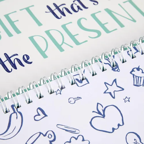 Vista 5 de Paper Junkie Undated Weekly Planner - 11.7 x 4.1 In, Green, Spiral Bound, 52 Undated Sheets - Calendar & To Do List Notepad - Desk Planner for