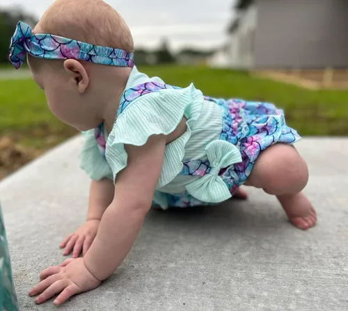 Vista 4 de Unicomidea - Mameluco sin mangas para bebés, recién nacidos, sin mangas, de una pieza, de 0 a 24 meses, con diadema y pompón