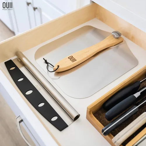 Vista 5 de Pala de Pizza de Aluminio Metal - 12 x 14 Pulgadas. Espátula de Pizza para Horno con Mango de Madera Plegable. Herramientas Accesorios para Horno