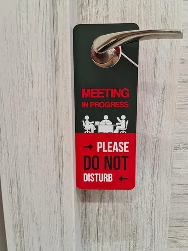 Vista 4 de Diseño empresarial, letrero para colgar puerta con texto en inglés "Meeting In Progress Do Not Disturb", paquete de 2, doble cara, ideal