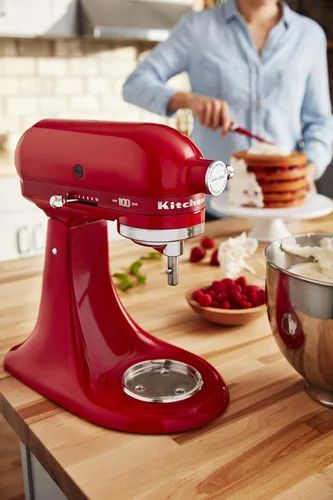Vista 5 de KitchenAid KSM180QHSD 100 Year Limited Edition Queen of Hearts Stand Mixer, Passion Red, 5 Qt