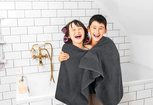 Vista 3 de Toalla de baño de lujo 700 GSM T (35 x 70 pulgadas) de Utopia Towels