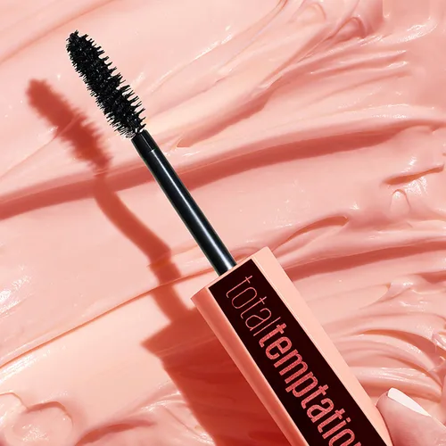 Vista 5 de Máscara de pestañas lavable de Maybelline Total Temptation. Negro más negro. 0.27 oz oz., lavable, Blackest Black