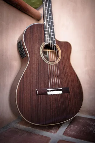 Vista 2 de Cordoba Fusion 12 Rose II Nylon Acoustic Eléctrico