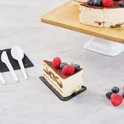 Vista 11 de Restaurantware Tablas para pasteles de 4.5 x 3 pulgadas, 100 bandejas triangulares de postre, ligeras con asa, tableros de repostería de plástico