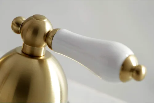 Vista 2 de Kingston Brass KS3967PL Grifo de baño extendido de 8 pulgadas, latón cepillado