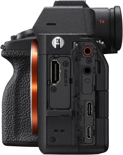 Vista 8 de Kit de cámara sin espejo Sony α7 IV (ILCE-7M4K/B) con lente OSS de 28–70mm Sensor Full-Frame de 33 MP Video 4K/60p Tarjeta de 64GB, kit