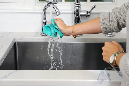 Vista 4 de Full Circle Paños de cocina suecos Squeeze – Paquete de 6 paños de esponja de celulosa reutilizables, toallas de limpieza de microfibra súper