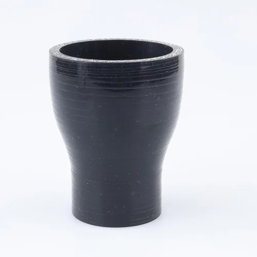 Vista 45 de AC PERFORMANCE ID de 1" a 1/2" (25mm a 13mm) Manguera de silicona recta reductora de 3 capas reforzada negra, 3" de longitud