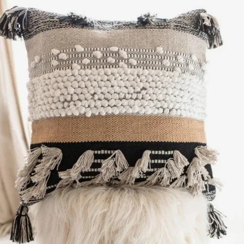 Vista 2 de Funda de almohada COZYDEKO estilo boho, de 18 x 18 pulgadas, almohadas decorativas marroquíes rústicas bohemias con acentos copetados, algodón