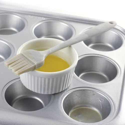 Vista 4 de Norpro Mini cepillo de repostería de silicona, mármol 8.25" x 1.88" x .5