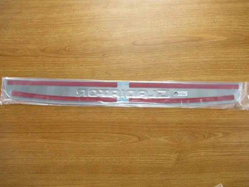 Vista 5 de Protectores de umbral de puerta de acero inoxidable para Jeep Gladiator Mopar OEM