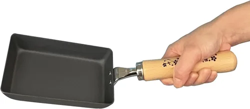 Vista 5 de KAKUSEE Tamagoyaki - Molde para tortilla japonesa enrollada, bandeja para huevos de hierro, lista para inducción, fabricada en Tsubame, Japón