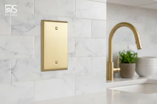 Vista 2 de Rio Salto Placa de pared de metal dorado en latón Placa de salida en blanco Cubierta para tomas de corriente no utilizadas Interruptor de pared de 1