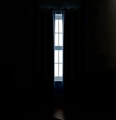 Vista 3 de Set de 2 cortinas para ventana, de Miuco, opacas, con ollaos, para recámara, incluye 2 alzapaños Azul Cielo