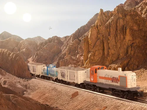 Vista 4 de Lionel Disney Star Wars Rebel RS-3 LionChief Freight Electric O Gauge Bluetooth 5.0 Train Set with Remote