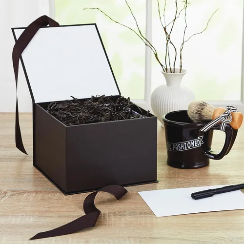 Hallmark Caja de regalo mediana con tapa y relleno de papel triturado (caja negra de 7 pulgadas) para bodas, graduaciones, cumpleaños, día del