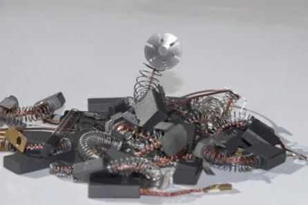 Vista 3 de Escobillas de Carbono para Amoladora de Milwaukee AG9 – 125qxc – -5 x 8 x 16.5 mm – -2.0 x 3.1 x 6.5" – -con parada automática