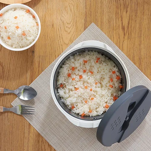 Vista 4 de Olla arrocera para microondas, 2 L, para microondas, para hacer pastas de arroz y verduras, cuchara, colador de tapa, antiadherente, utensilios