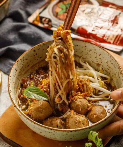 Vista 4 de Pasta de sopa de fideos Thai Boat