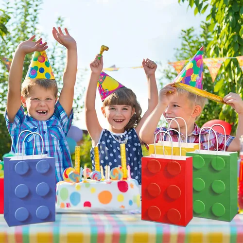 Vista 5 de Sabary 12 bolsas de regalo de bloques de construcción, bolsas de papel de dulces de ladrillos, bolsa de regalo con asa para bloque de construcción