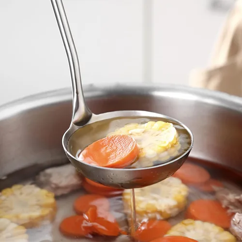 Vista 6 de Juego de utensilios de cocina de acero inoxidable 304 de 4 piezas con asas extralargas, espátula, cucharón, cuchara ranurada, espátula ranurada