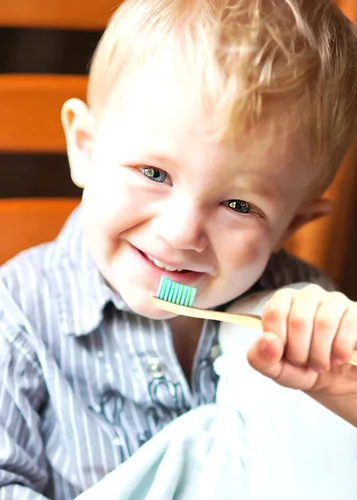 Vista 2 de Woobamboo Sprout - Cepillo de dientes súper suave para niños, 2 unidades, 0.6 onzas