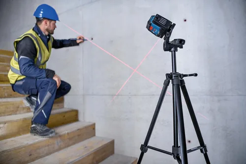 Vista 10 de Bosch GLL50-20 - Láser autonivelante de línea cruzada de 50 pies, incluye soporte magnético integrado y 2 pilas AA
