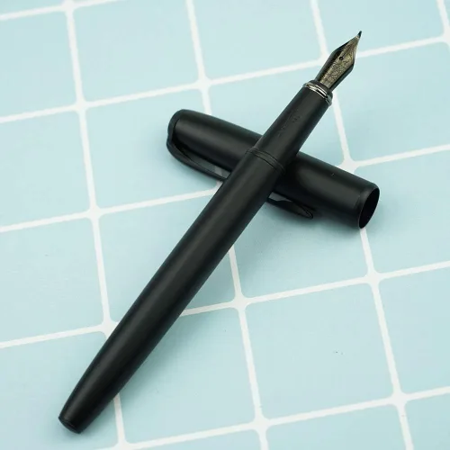 Vista 8 de erofa Picasso 916 - Pluma estilográfica negra mate con caja, bolígrafo de caligrafía doblada de titanio negro