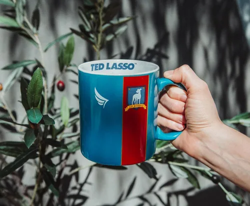 Vista 5 de Silver Buffalo Ted Lasso Richmond Jersey Kent - Taza de cerámica, 20 onzas