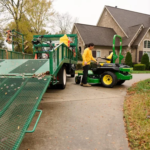 Vista 9 de Scepter Flo N' Go Duramax - Contenedor portátil de 14 galones de gasolina diésel con bomba de sifón de transferencia de fluido LE y manguera de 10
