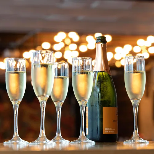 Vista 5 de TRUE Copas de champán para banquete, copas de vino de champán, copas de champán de 5.75 onzas, juego de 6