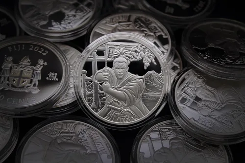 Vista 2 de 2022-1 oz Fiji Silver Ancient Warriors - Samurai Coin Brilliant Uncirculated (in Capsule) with Certificate of Authenticity 50c Seller BU