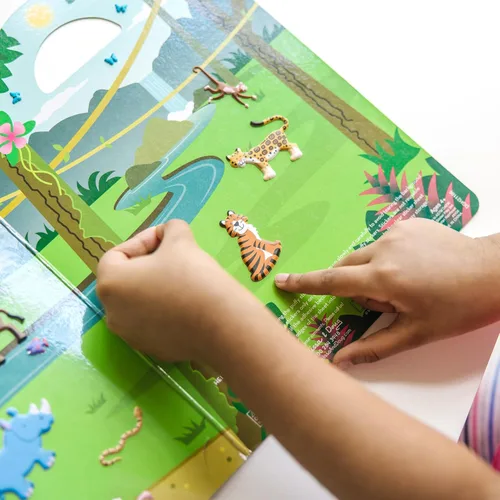 Vista 6 de Juego de calcomanías Melissa & Doug con temática de safari, 42 calcomanías infladas reutilizables
