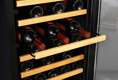 Vista 6 de EdgeStar CWF440SZ - Enfriador de vino de 20 pulgadas de ancho, capacidad de 44 botellas, con puerta reversible e iluminación LED