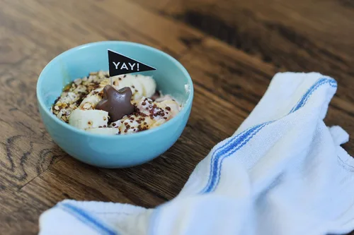 Vista 7 de Estrella de chocolate con leche Madelaine, envuelta en papel de aluminio italiano (oro, 1/2 libra)