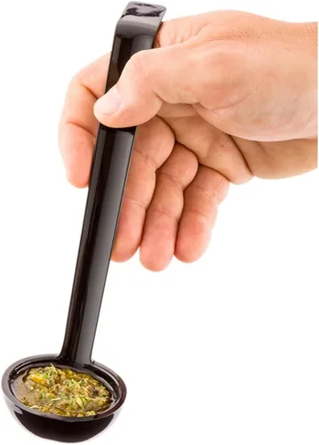 Vista 4 de Restaurantware Cucharón de 1 onza para servir con 1 mango de gancho - Cucharón de salsa de plástico negro apto para lavavajillas, reutilizable