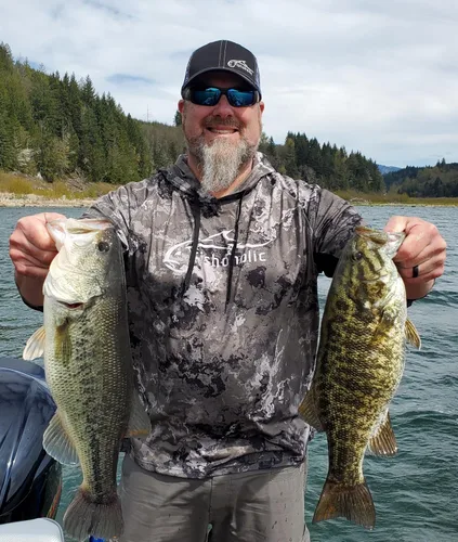 Vista 2 de Fishoholic Gorra de pesca de béisbol Snapback - Malla de camionero de pesca regalo para papá padre