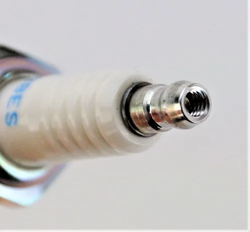 Vista 2 de NGK BR8ES 10 Spark Plugs in box (5422) F C