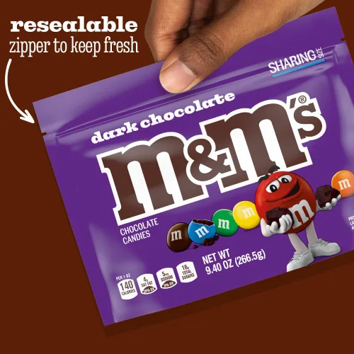 Vista 5 de M&M'S Caramelos de chocolate oscuro, chocolate a granel de tamaño familiar, bolsa oscura resellable de 18 onzas