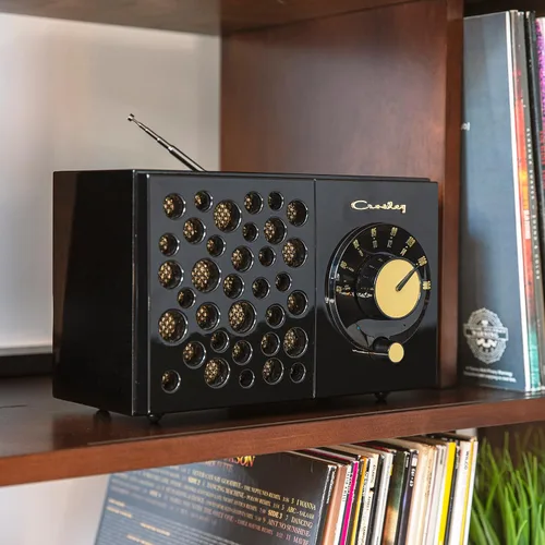 Vista 3 de Crosley CR3042A-BK Maverick Radio AM/FM portátil con receptor Bluetooth, color negro