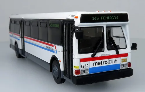 Vista 3 de Grumman 870 Transit Bus-DC Metro Bus Livery Iconic Réplicas Escala 1/87 Nuevo en la Caja 5" Largo Precio $56,95 Entrega $4,25