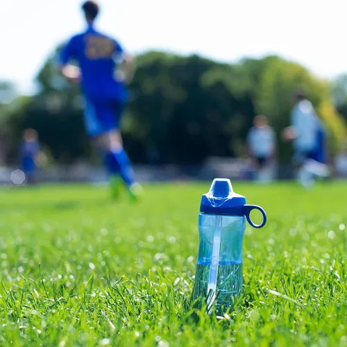 Vista 2 de Pogo Plastic Water Bottle with Chug Lid and Carry Handle, Reusable, BPA Free, Dishwasher Safe, Perfect for Travel, School, Outdoors, and Gym 18oz