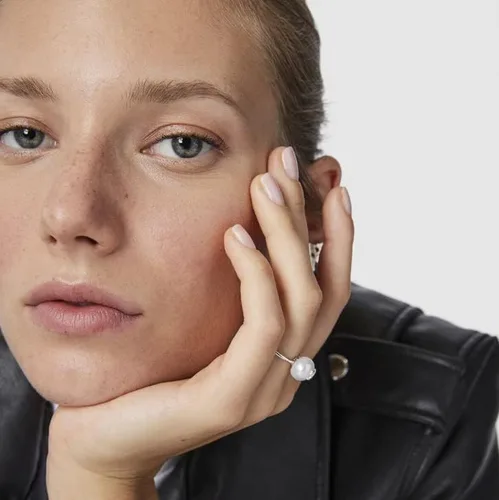 Vista 5 de Anillo TOUS Sweet Dolls en plata de ley con perla.