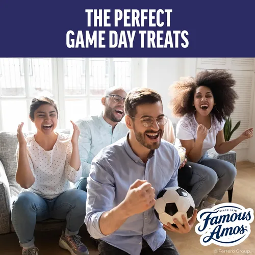 Vista 4 de Famous Amos Galletas clásicas con chispas de chocolate, galletas del tamaño de un bocado, dulces dulces, caja de 10 unidades, bolsa de 1 onza