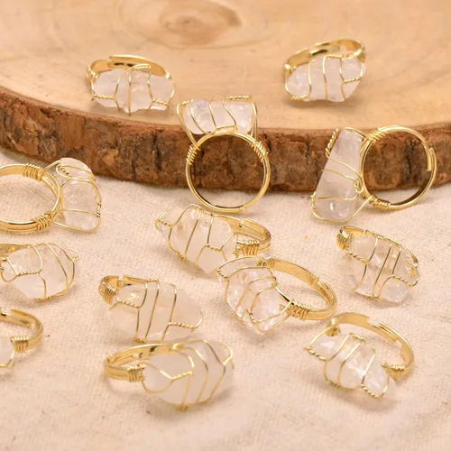 Vista 7 de Anillo envuelto en alambre de piedra áspera de cristal natural, tono de oro amarillo