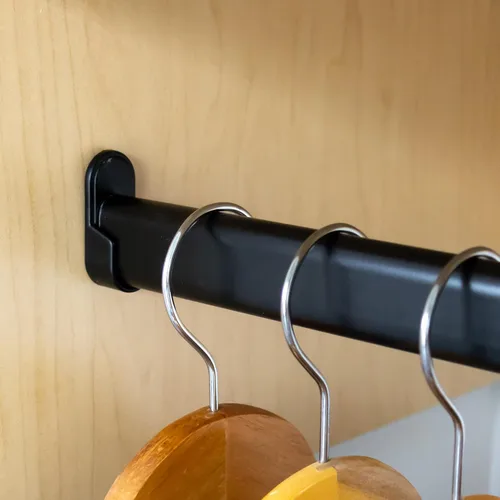 Vista 2 de Barra de armario ovalada CORTADA A MEDIDA PERSONALIZADA. ¡Hasta 92 pulgadas de largo! Elige acabado. Incluye soportes finales.