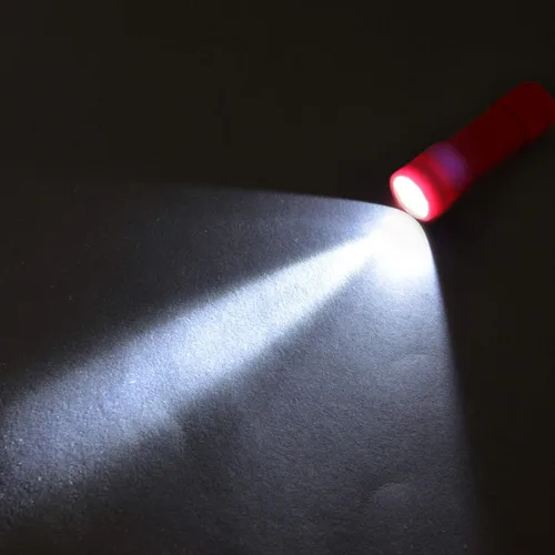 Vista 8 de FASTPRO Paquete de 10, juego de mini linterna de 9 LED, pilas AAA incluidas y preinstaladas, perfecto para enseñanza de clase, campamento, recuerdos